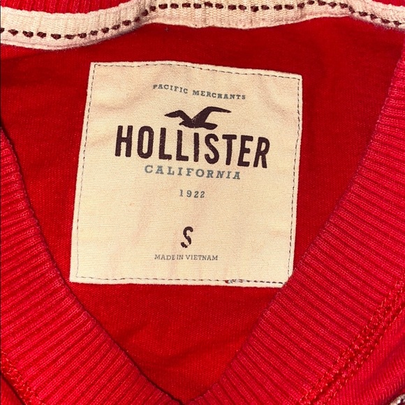 I’m selling a long sleeve T shirts - Picture 5 of 5